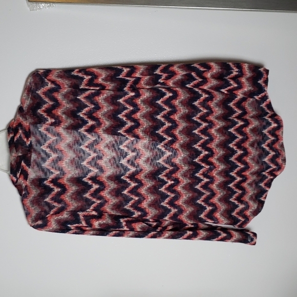 Maurices Chevron print multi color cross front top. Semi sheer, women's size med - Picture 6 of 6
